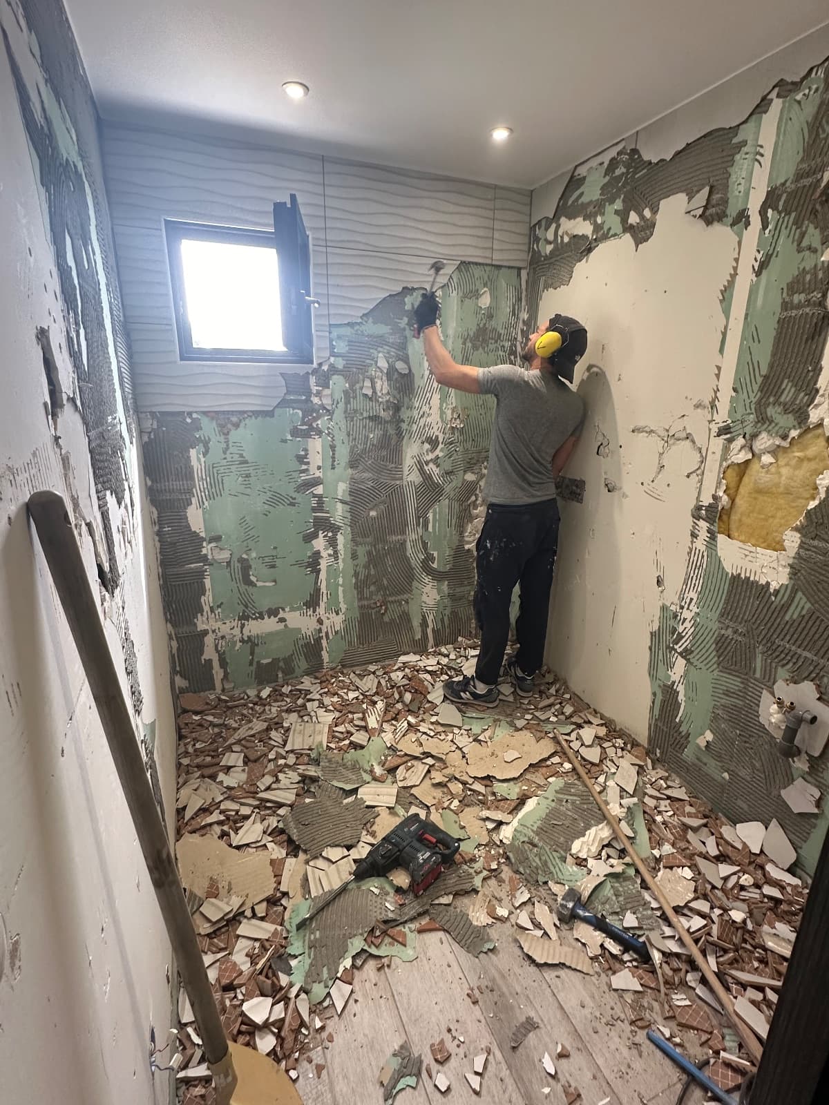 Rénovation complète salle de bain – Avant 1