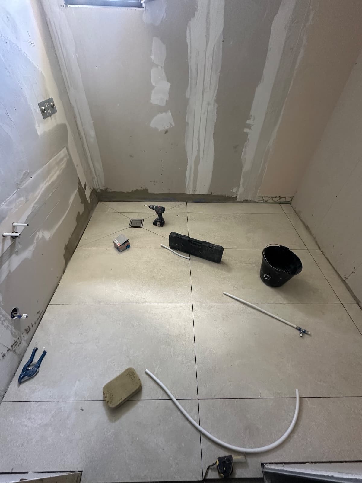 Rénovation complète salle de bain – Pendant 1