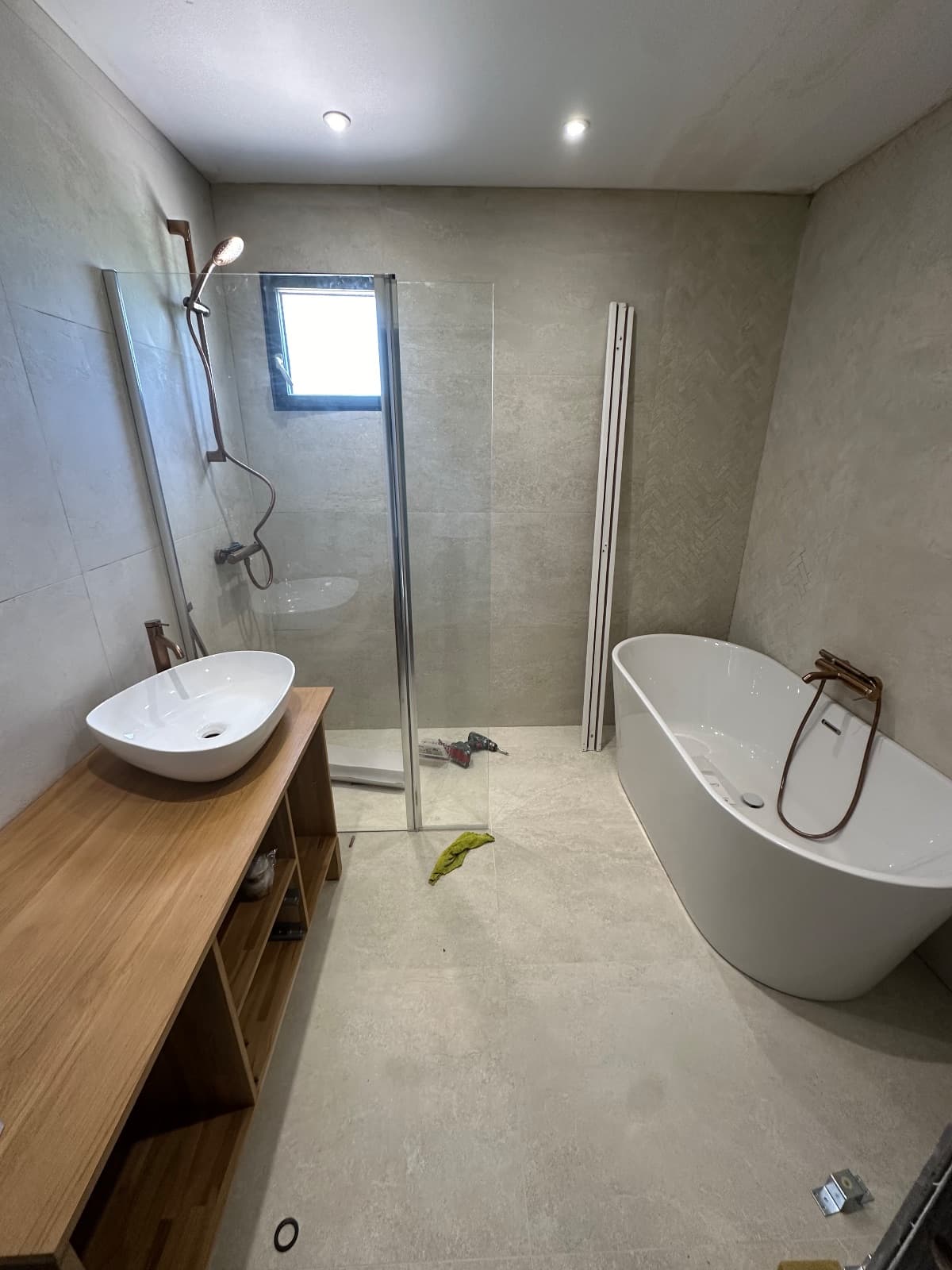 Rénovation complète salle de bain – Pendant 2